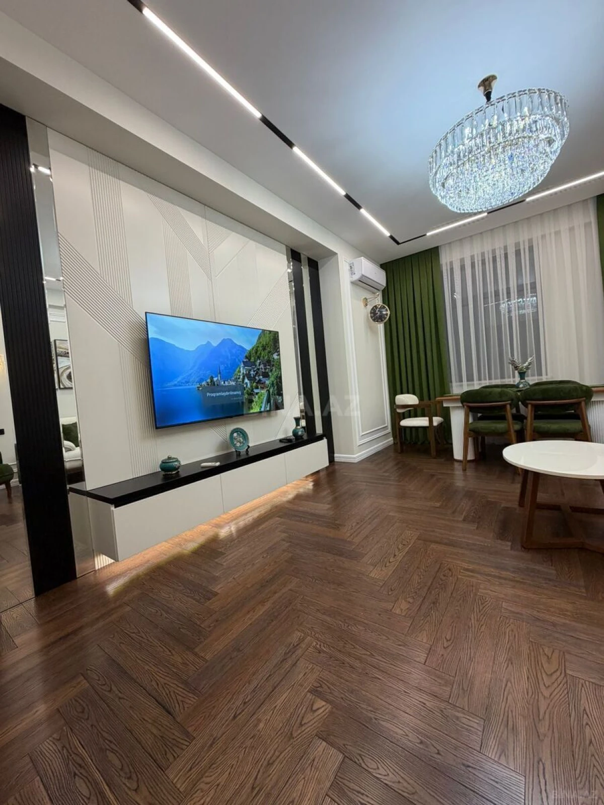 Satılır 2 otaqlı mənzil 86 m²