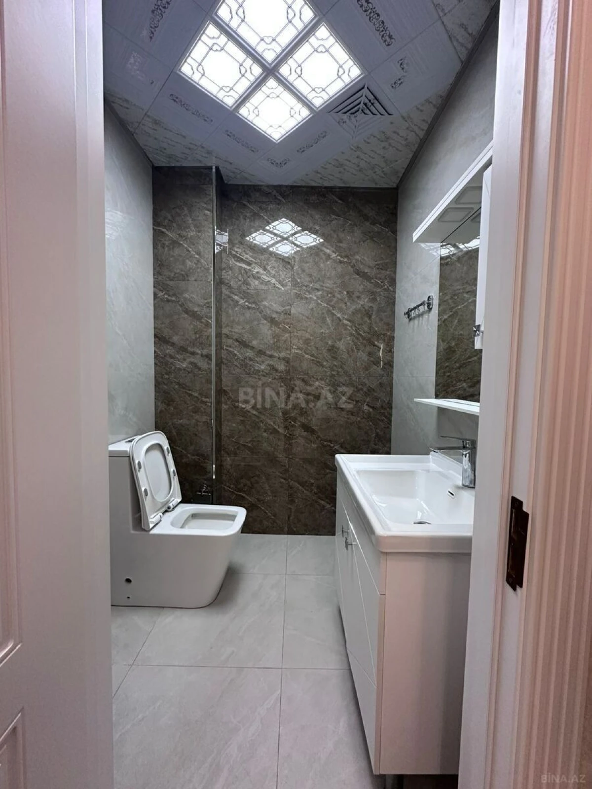 Kirayə verilir 3 otaqlı mənzil 116 m²