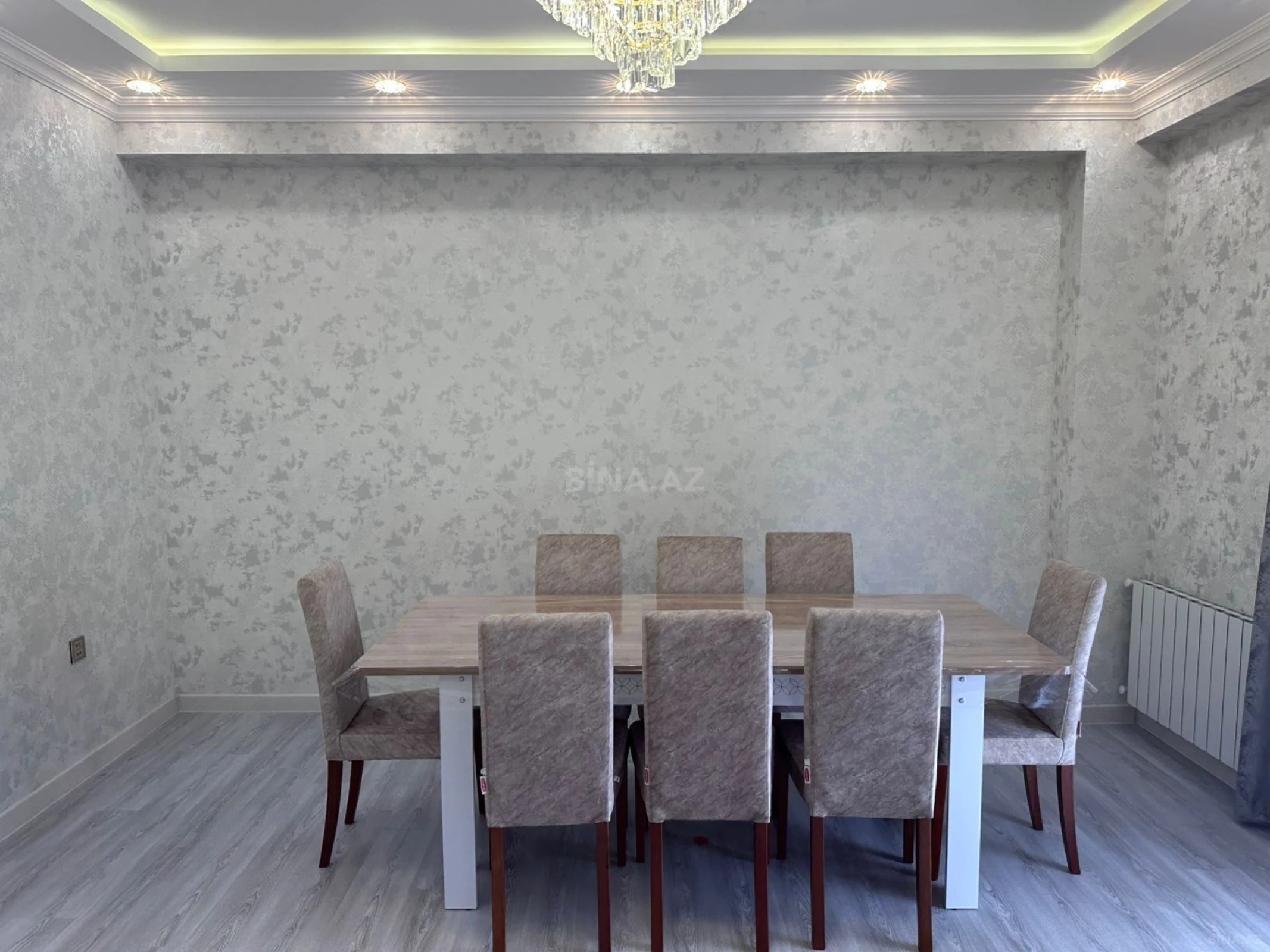 Kirayə verilir 3 otaqlı mənzil 116 m²