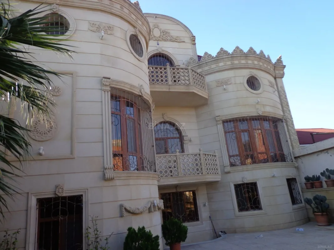 Kirayə verilir 8 otaqlı həyət evi 500 m²