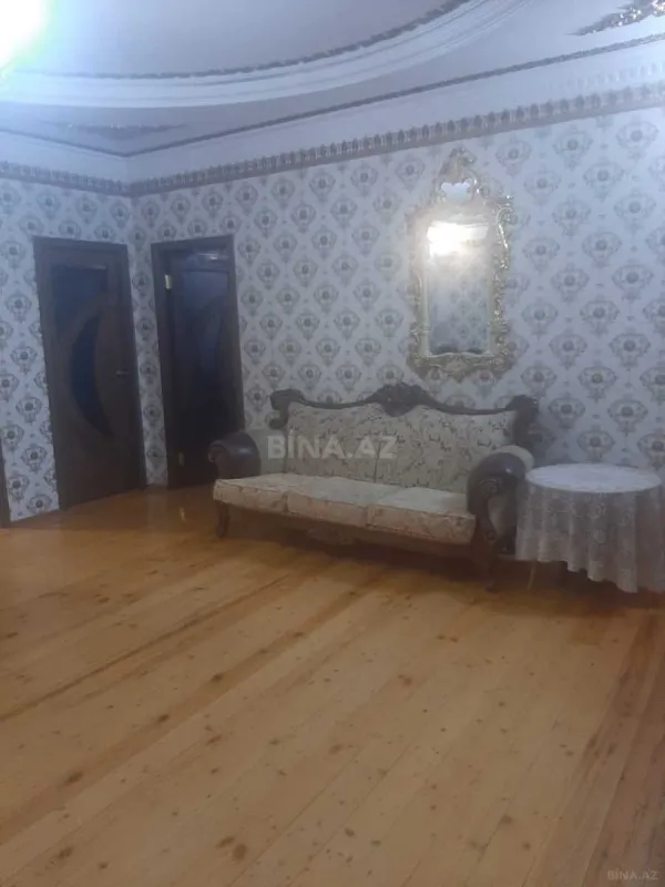 Kirayə verilir 8 otaqlı həyət evi 500 m²