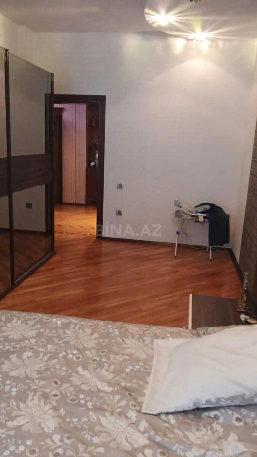 Satılır 4 otaqlı mənzil 170 m²