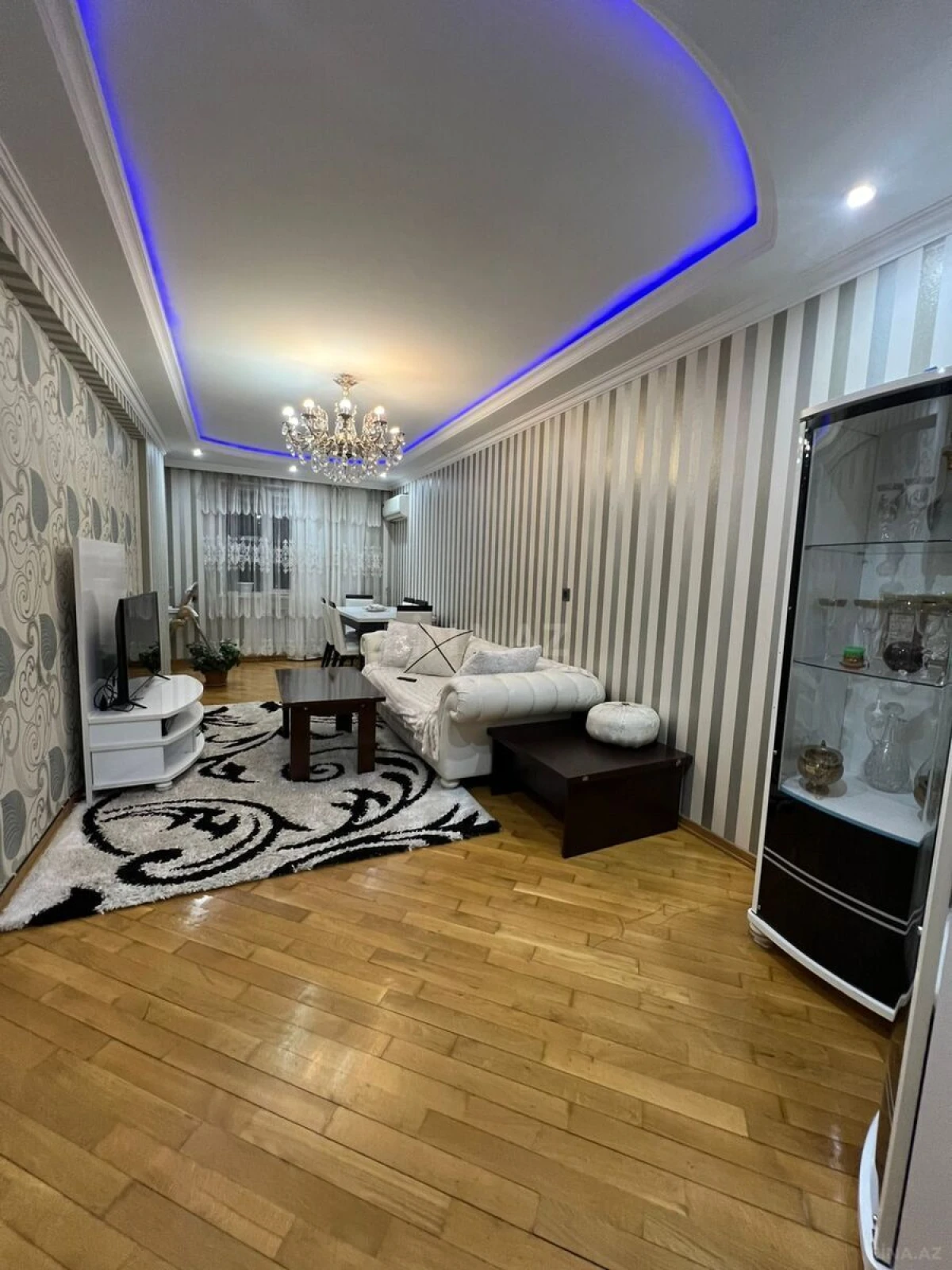 Satılır 3 otaqlı mənzil 110 m²