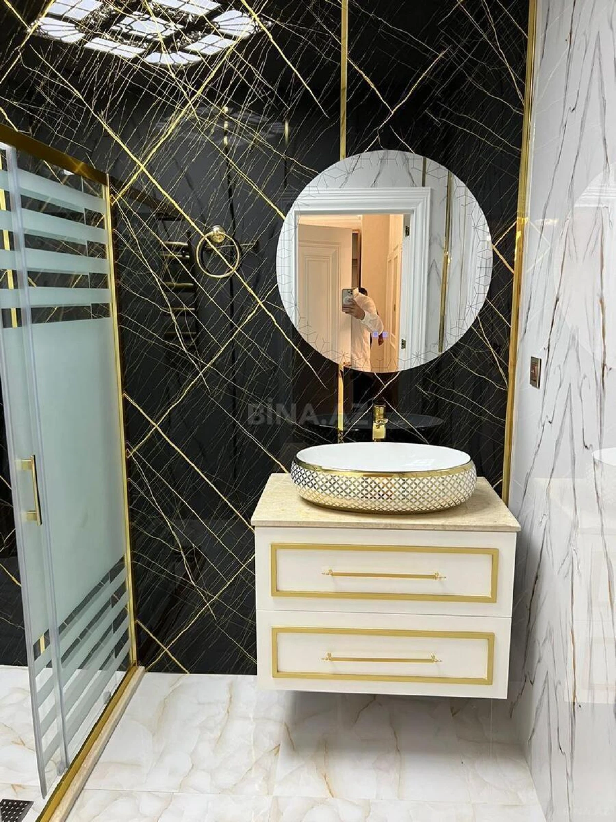 Satılır 3 otaqlı mənzil 150 m²