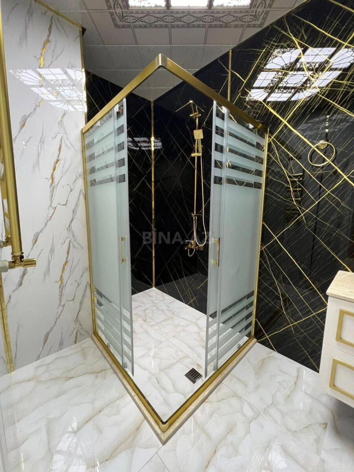 Satılır 3 otaqlı mənzil 150 m²