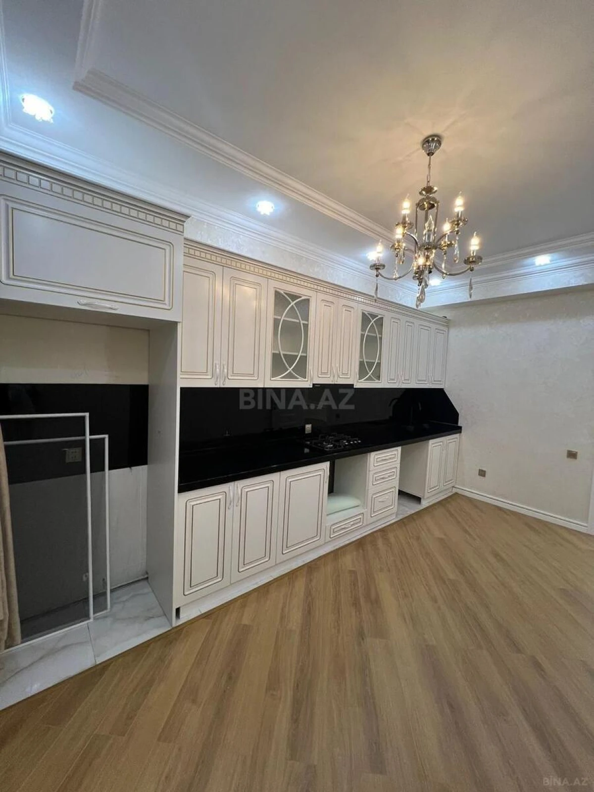 Satılır 3 otaqlı mənzil 150 m²
