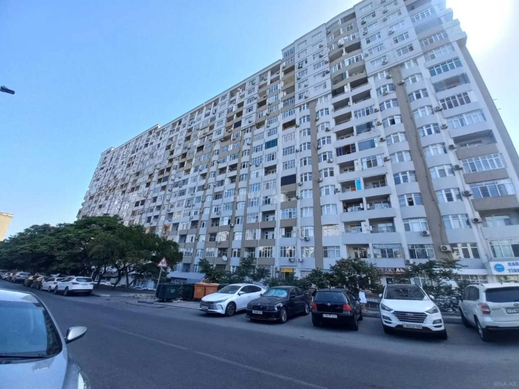 Satılır 3 otaqlı mənzil 150 m²