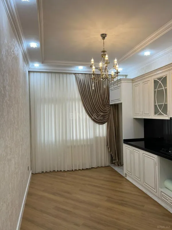 Satılır 3 otaqlı mənzil 150 m²