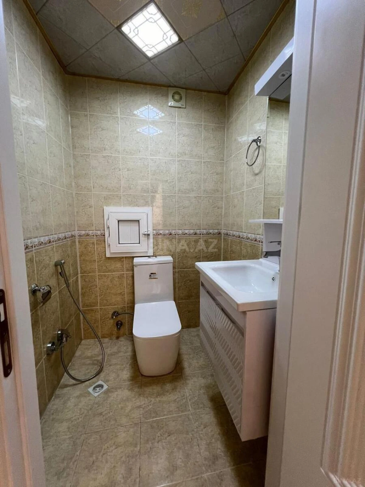Satılır 3 otaqlı mənzil 150 m²