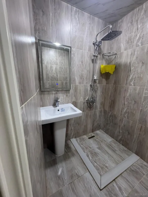 Kirayə verilir 2 otaqlı mənzil 60 m²