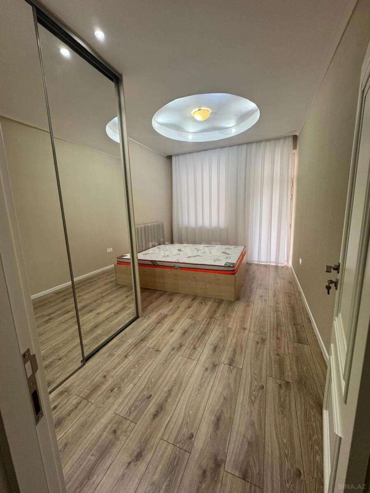 Kirayə verilir 2 otaqlı mənzil 60 m²