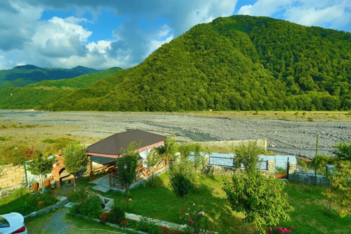 Kirayə verilir 5 otaqlı həyət evi 100 m²