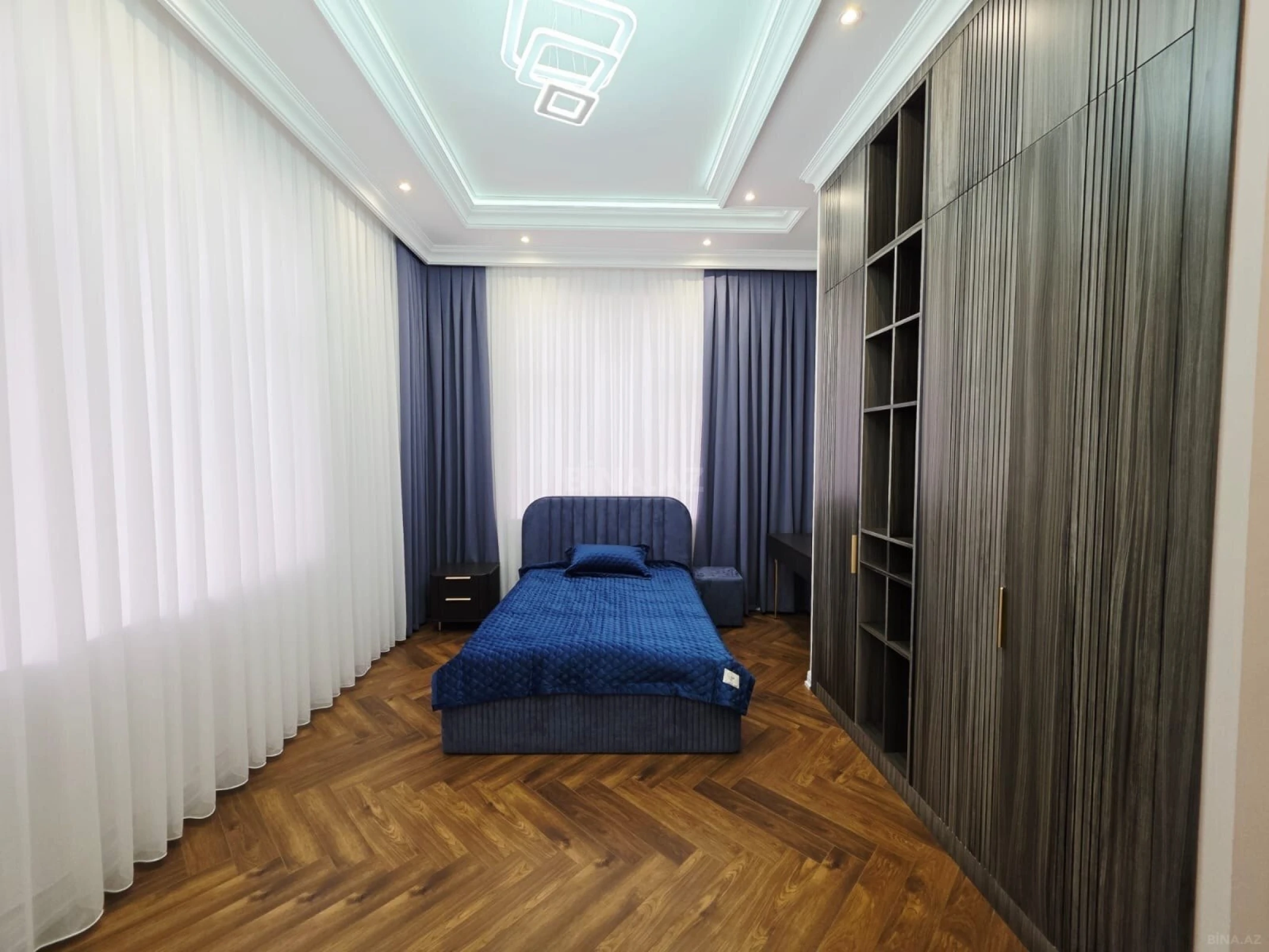 Satılır 10 otaqlı həyət evi 470 m²