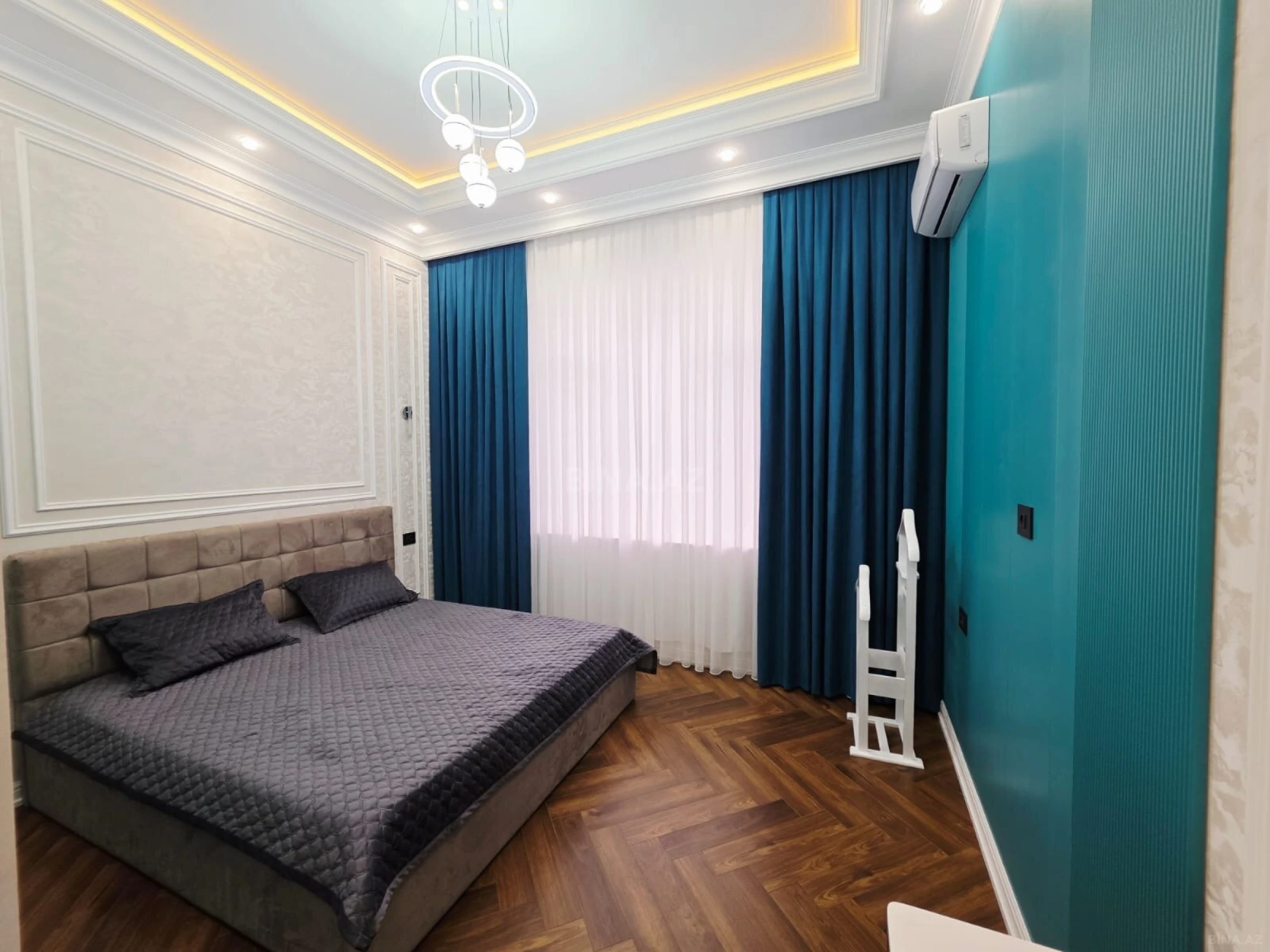 Satılır 10 otaqlı həyət evi 470 m²