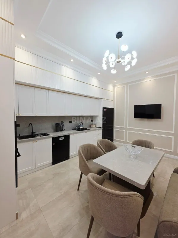 Satılır 10 otaqlı həyət evi 470 m²