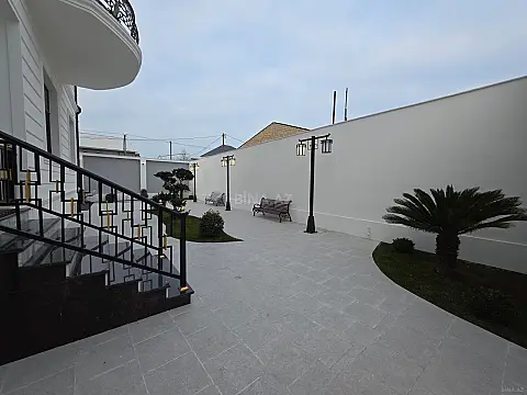 Satılır 10 otaqlı həyət evi 470 m²