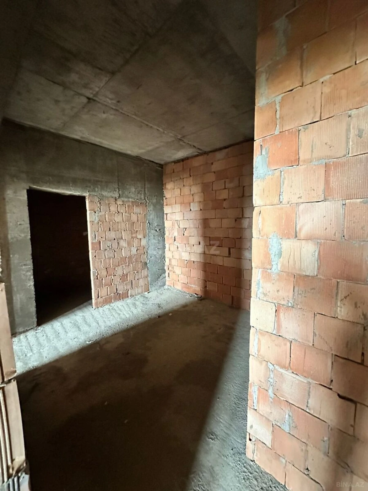 Satılır 1 otaqlı mənzil 53 m²