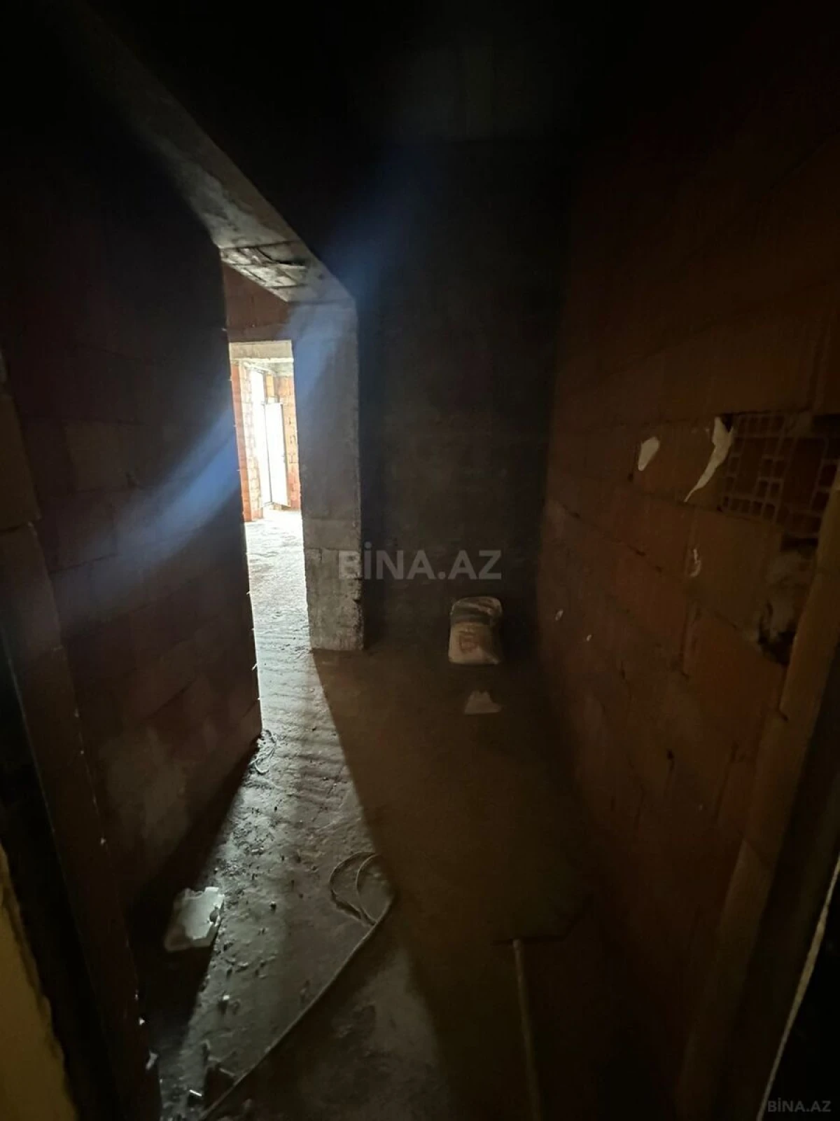 Satılır 1 otaqlı mənzil 53 m²