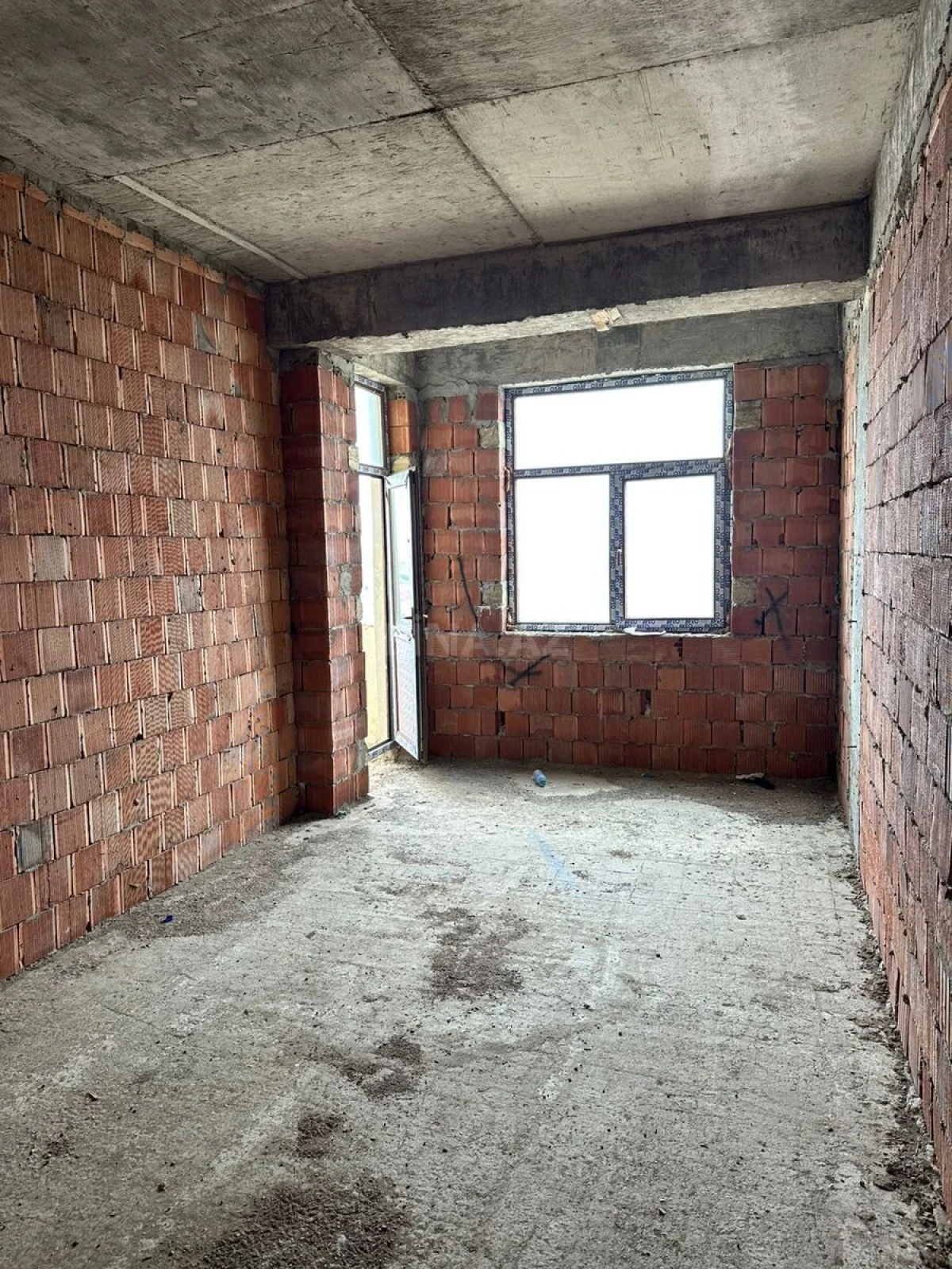 Satılır 1 otaqlı mənzil 53 m²