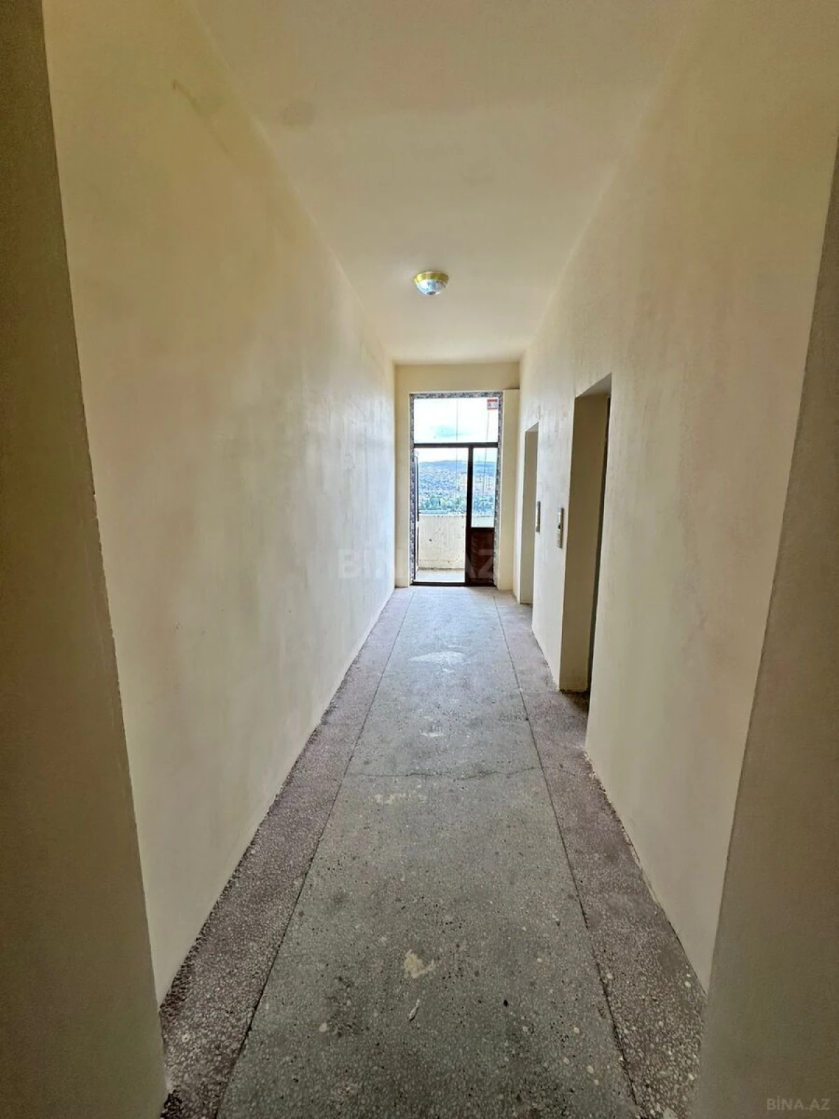Satılır 1 otaqlı mənzil 53 m²