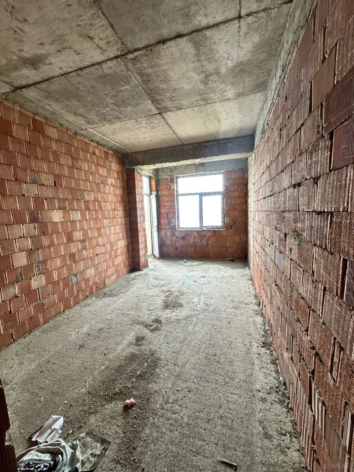 Satılır 1 otaqlı mənzil 53 m²