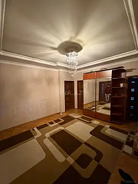 Satılır 3 otaqlı mənzil 176 m²