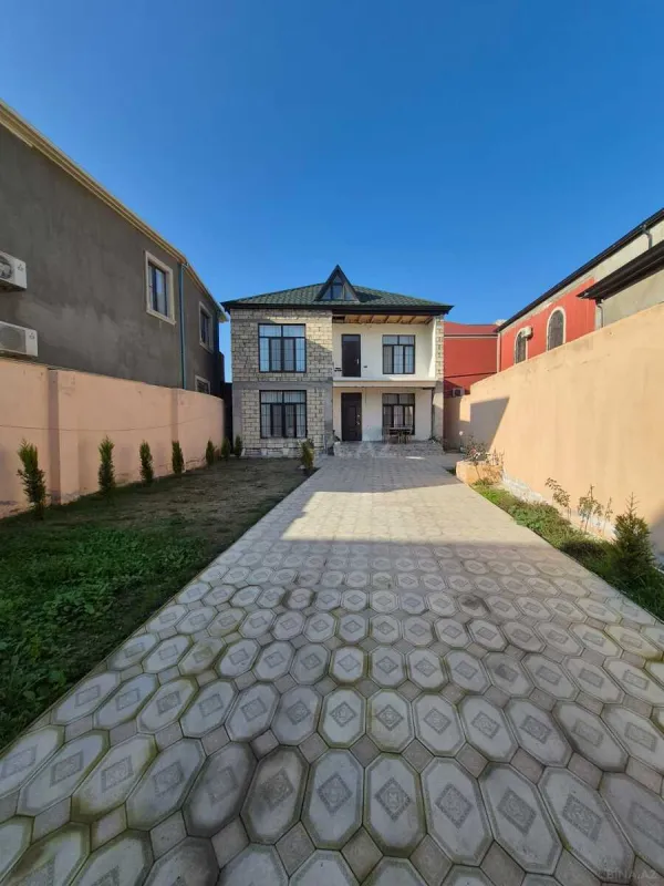 Satılır 6 otaqlı həyət evi 220 m²