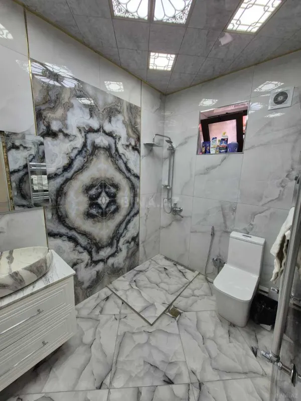 Satılır 6 otaqlı həyət evi 220 m²