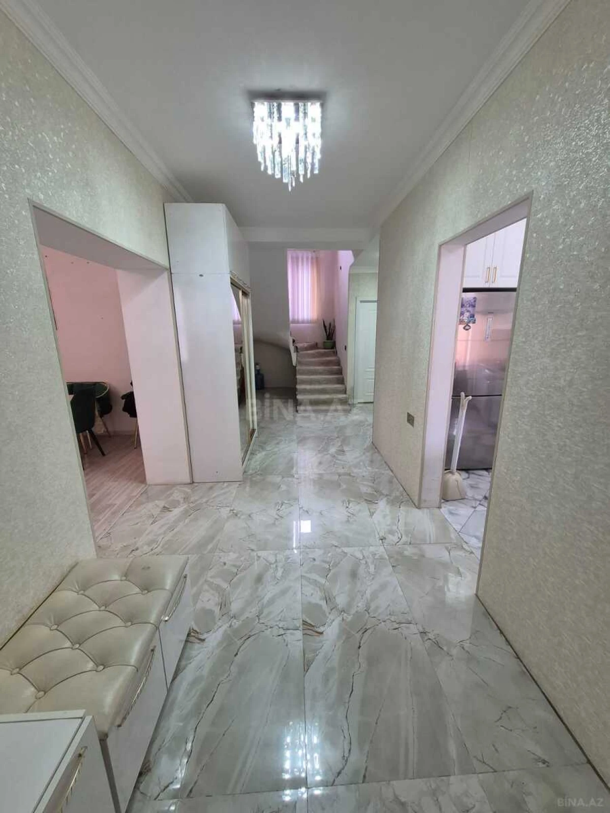 Satılır 6 otaqlı həyət evi 220 m²