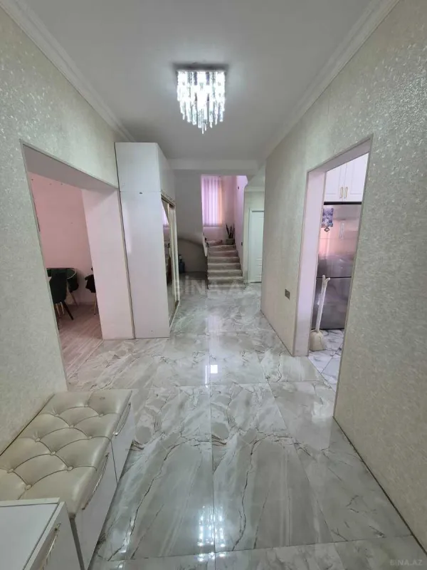 Satılır 6 otaqlı həyət evi 220 m²