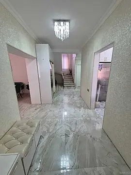 Satılır 6 otaqlı həyət evi 220 m²