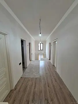 Satılır 6 otaqlı həyət evi 220 m²