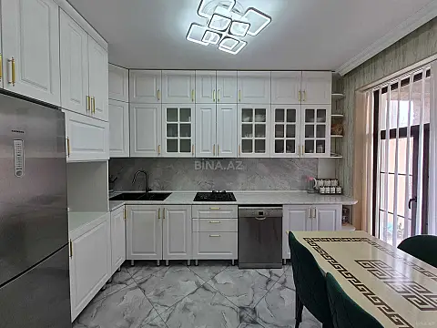 Satılır 6 otaqlı həyət evi 220 m²