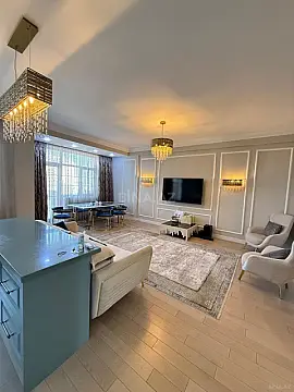 Satılır 3 otaqlı mənzil 141 m²