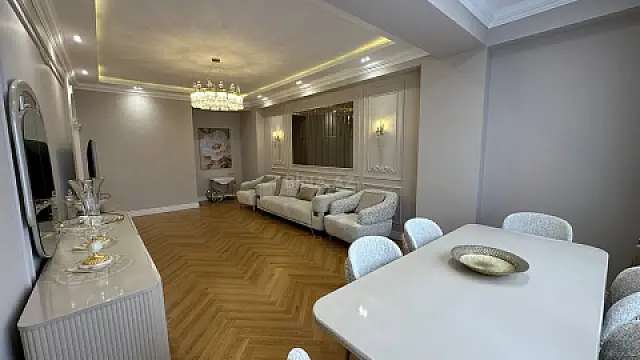 Satılır 3 otaqlı mənzil 130 m²