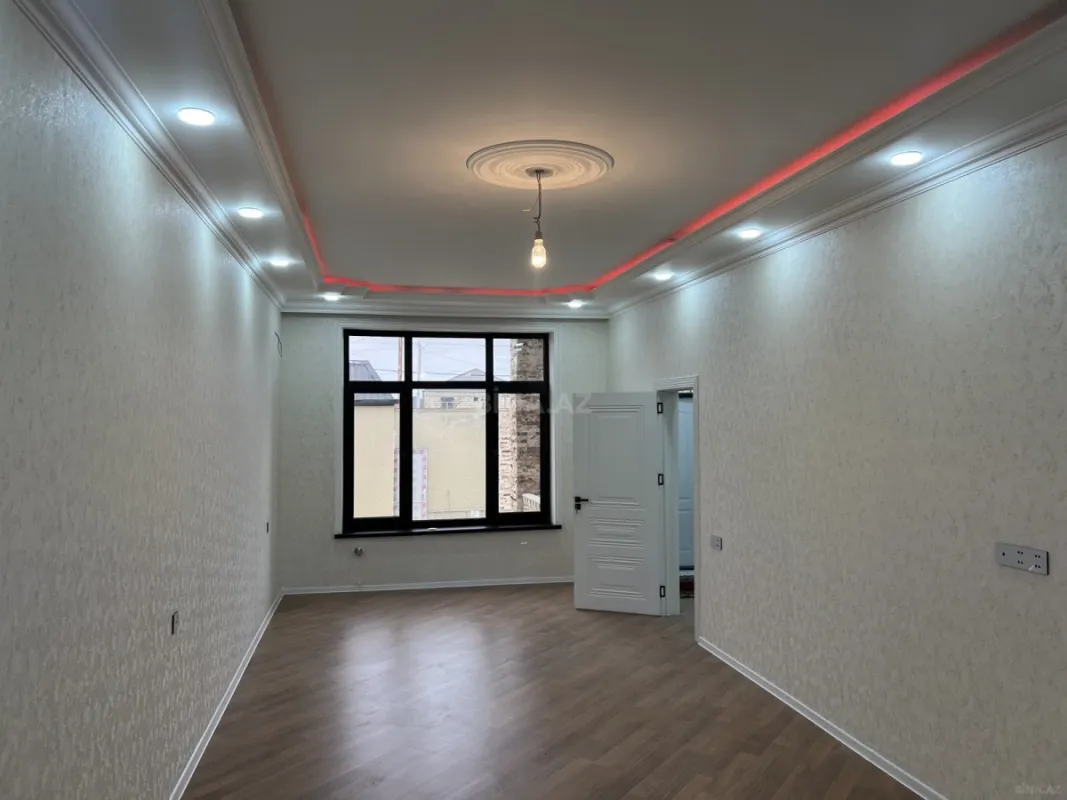 Satılır 6 otaqlı həyət evi 220 m²