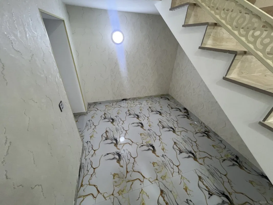 Satılır 6 otaqlı həyət evi 220 m²