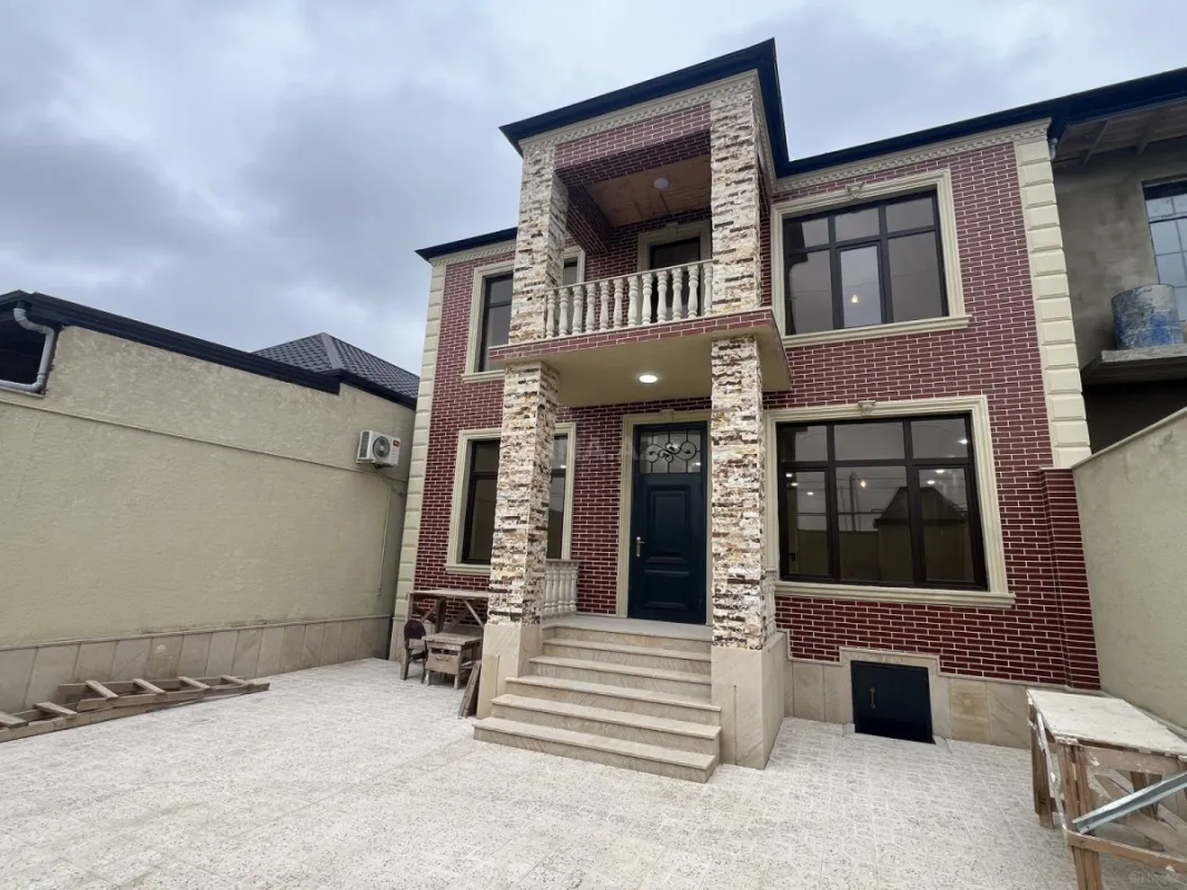 Satılır 6 otaqlı həyət evi 220 m²