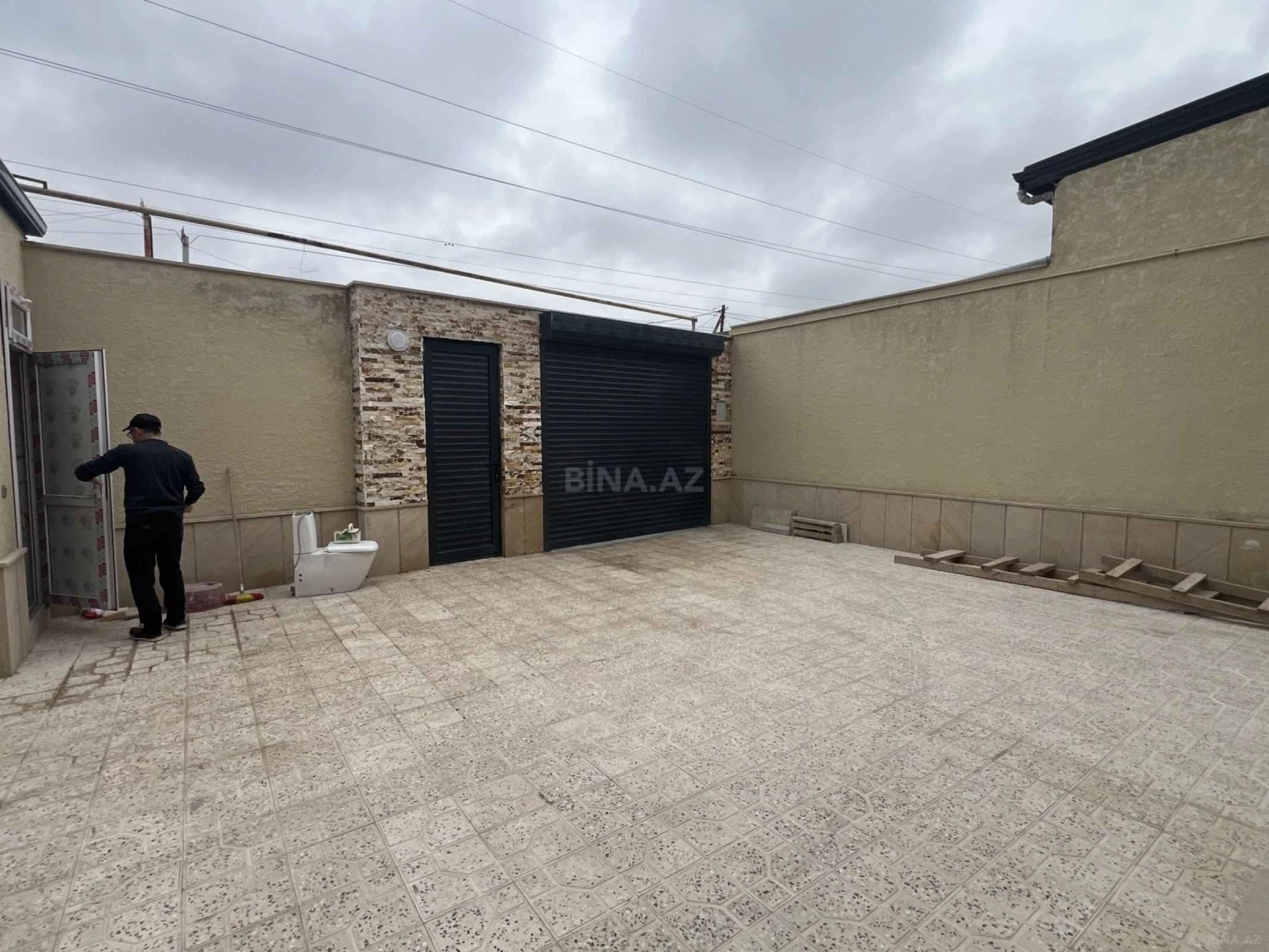 Satılır 6 otaqlı həyət evi 220 m²