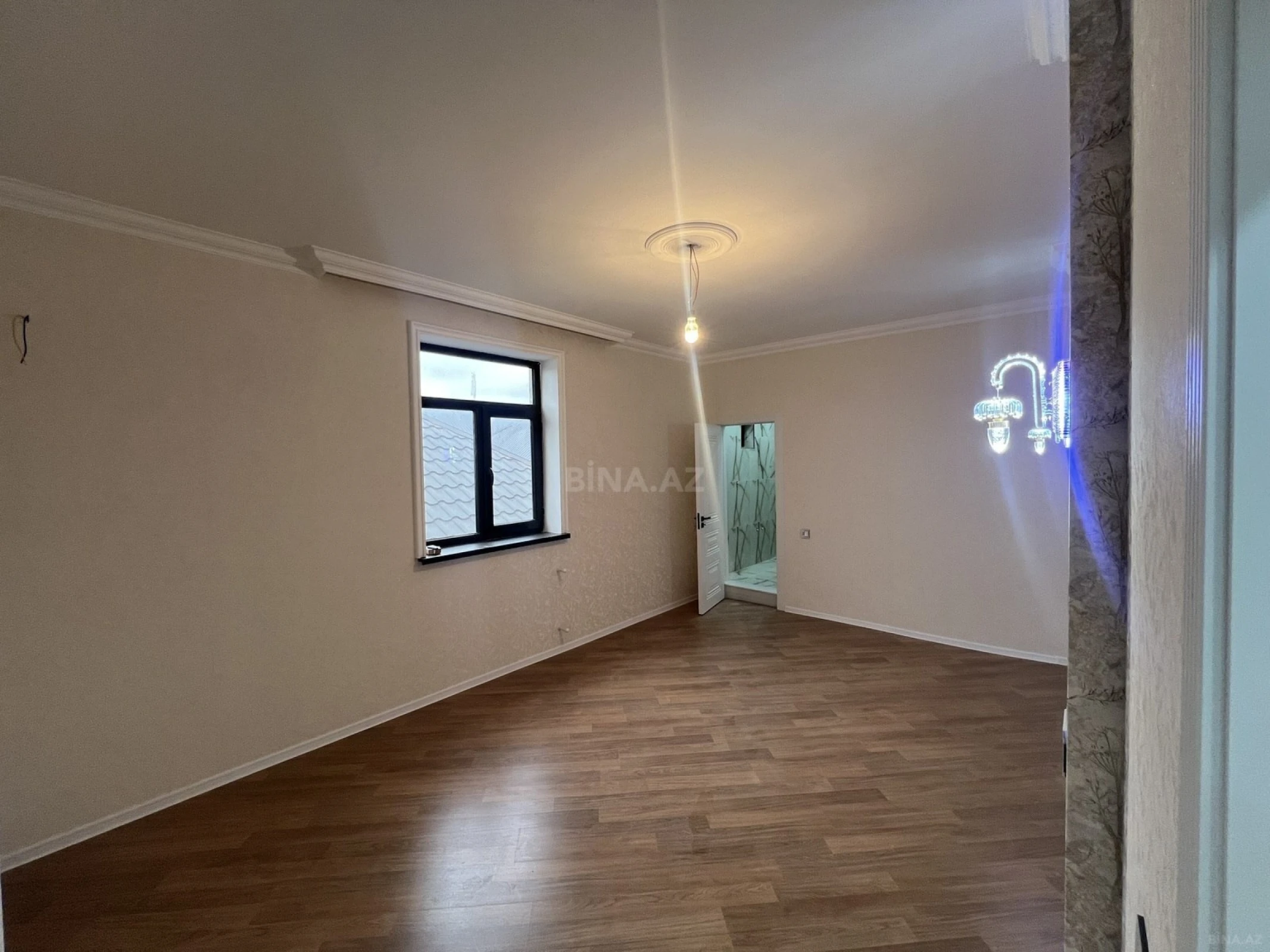 Satılır 6 otaqlı həyət evi 220 m²