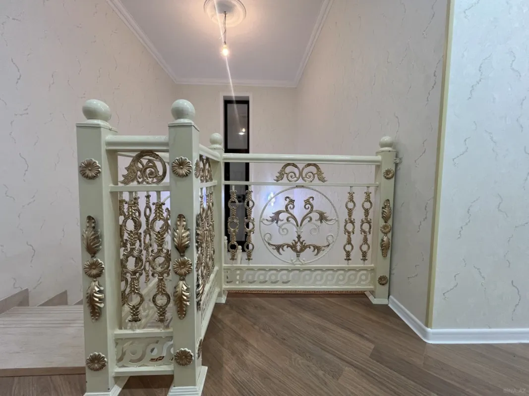 Satılır 6 otaqlı həyət evi 220 m²