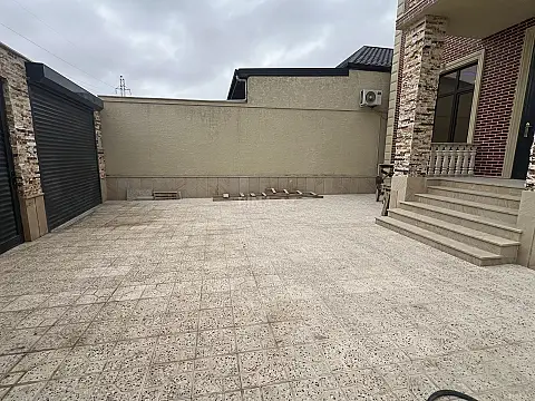 Satılır 6 otaqlı həyət evi 220 m²
