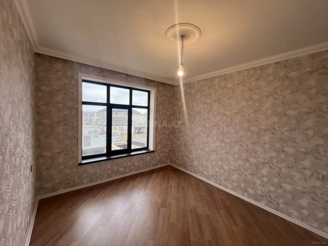 Satılır 6 otaqlı həyət evi 220 m²