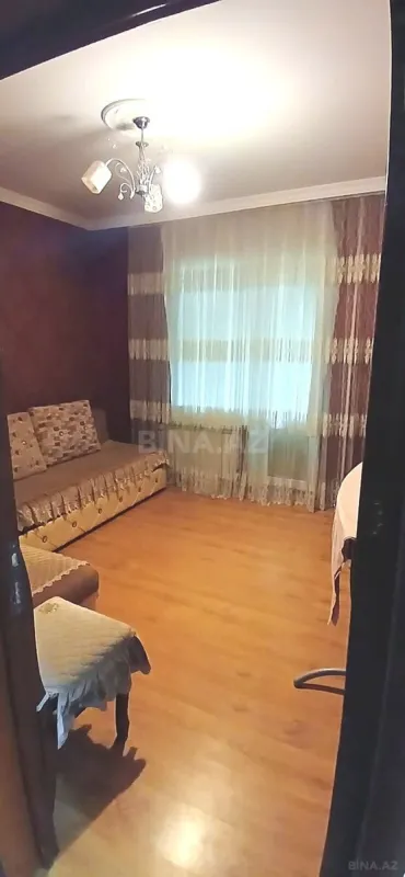 Satılır 5 otaqlı mənzil 100 m²