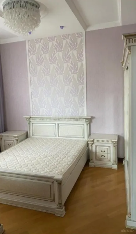 Kirayə verilir 3 otaqlı mənzil 130 m²