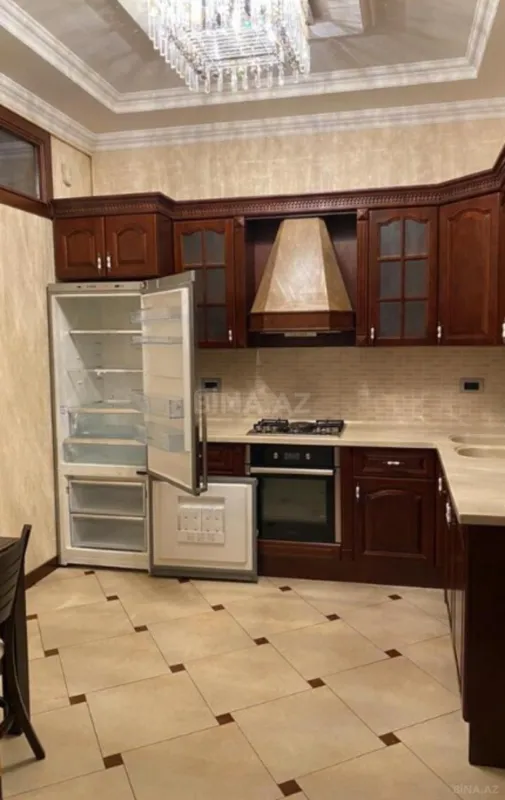 Kirayə verilir 3 otaqlı mənzil 130 m²