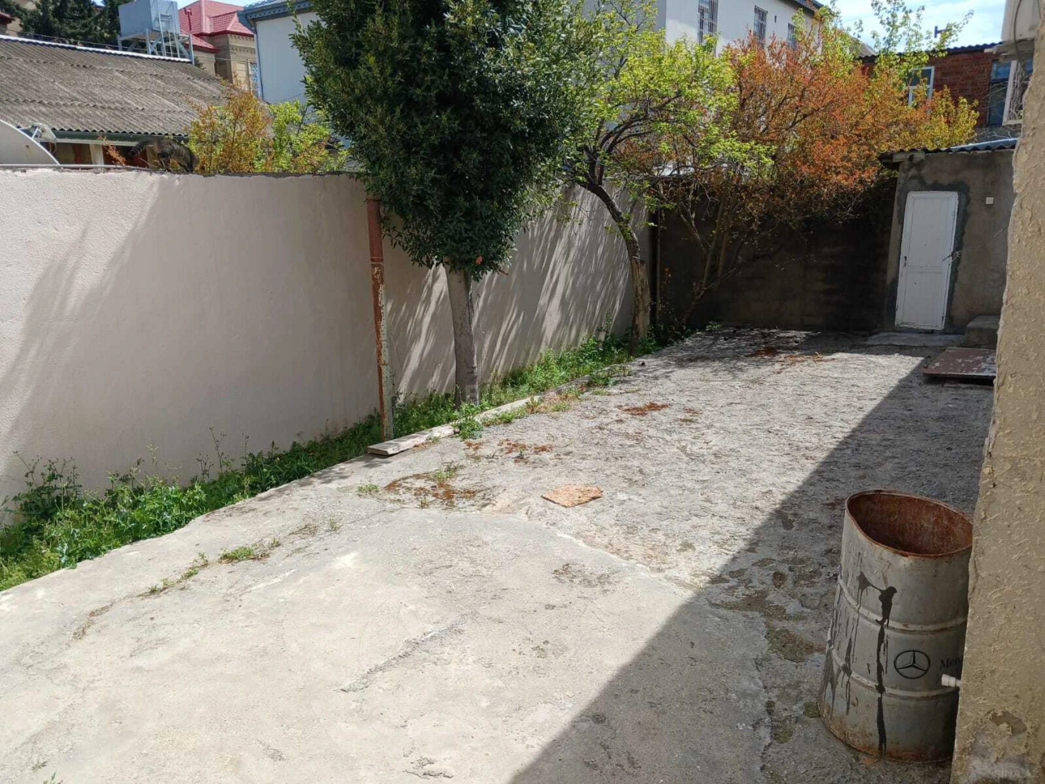 Satılır 5 otaqlı həyət evi 300 m²
