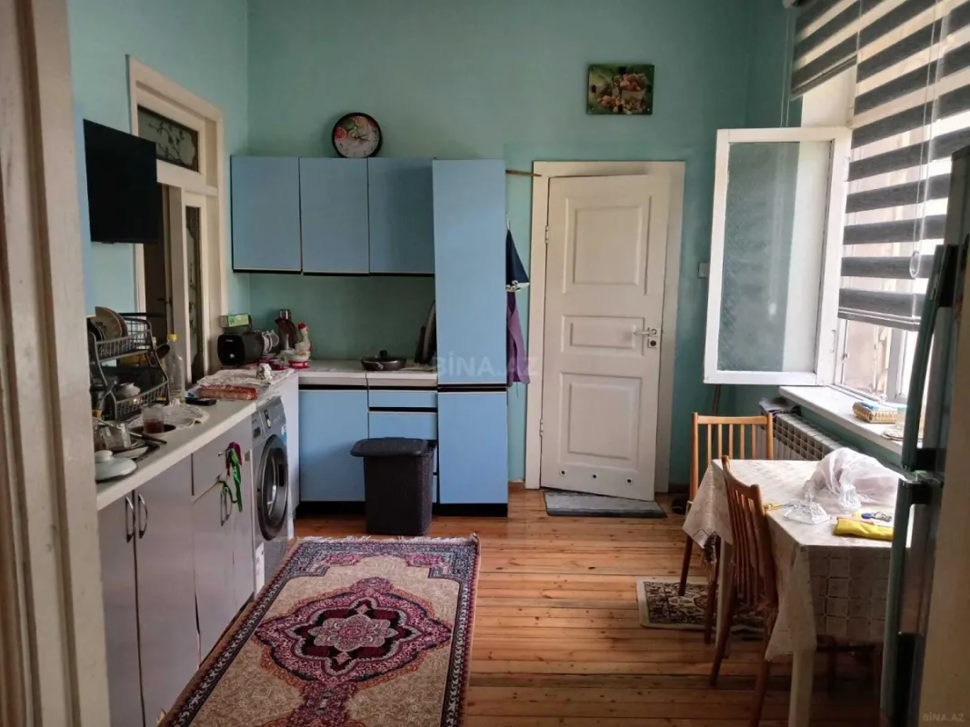 Satılır 5 otaqlı həyət evi 300 m²