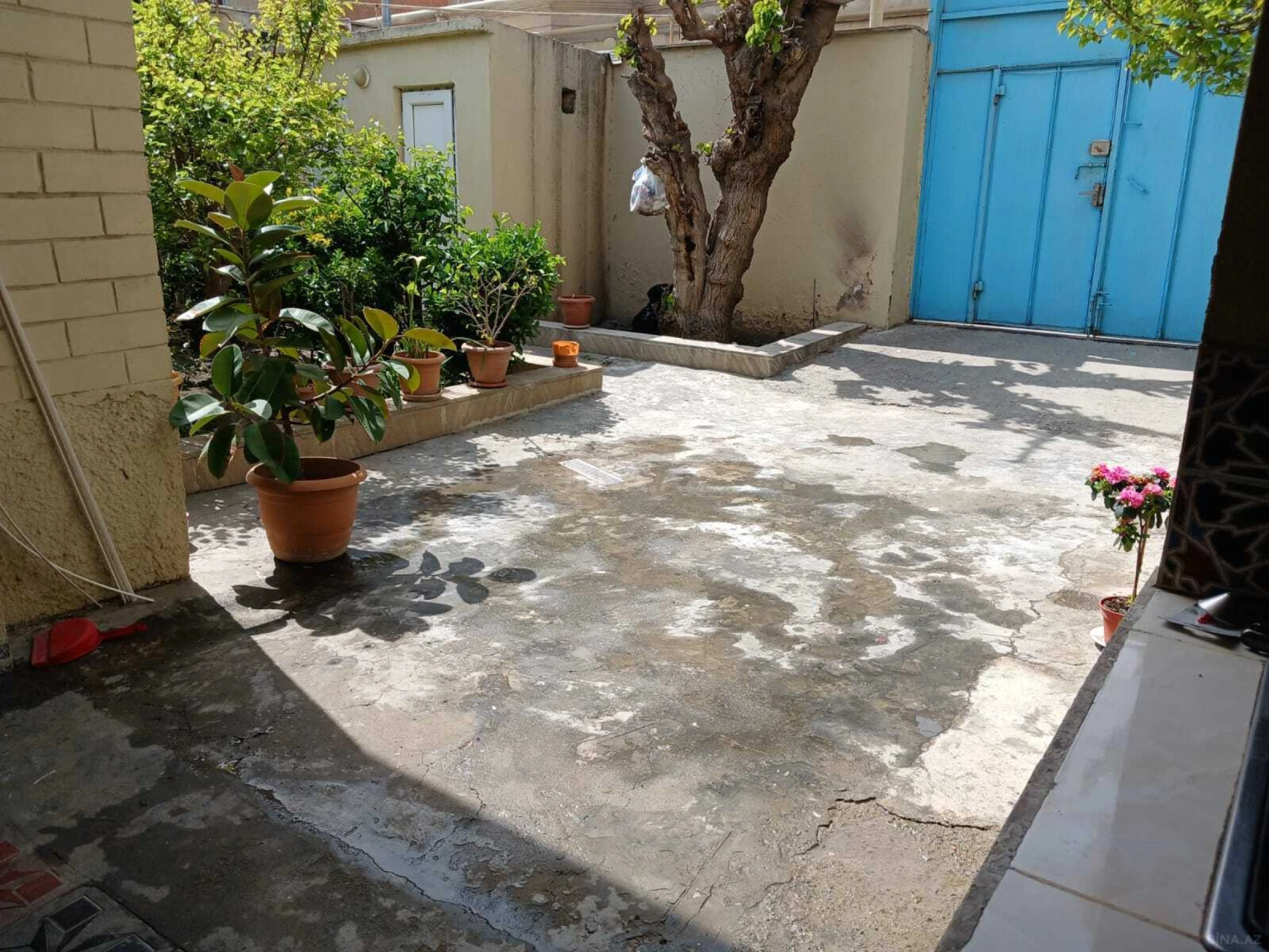 Satılır 5 otaqlı həyət evi 300 m²