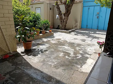 Satılır 5 otaqlı həyət evi 300 m²